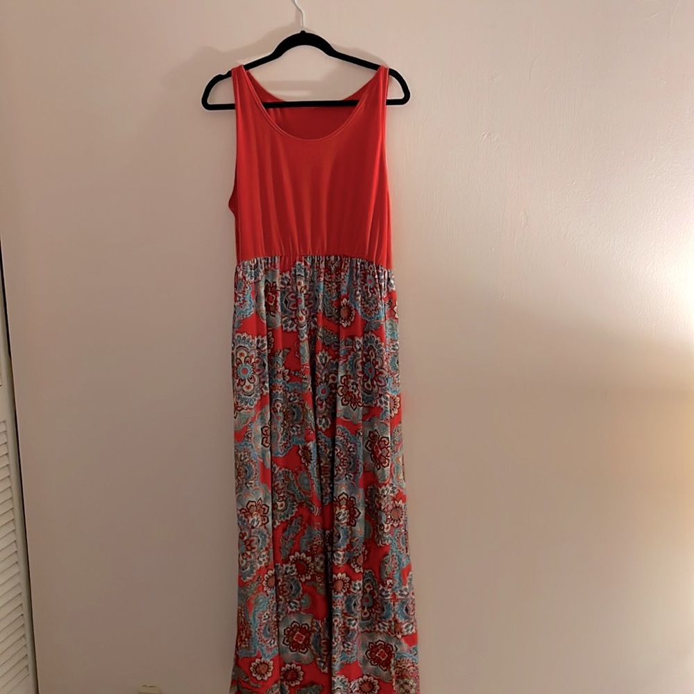 Red floral dress. 2XL.